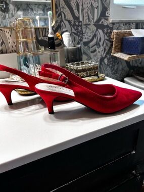 ❤️ Red Suede Kitten Heel Slingbacks